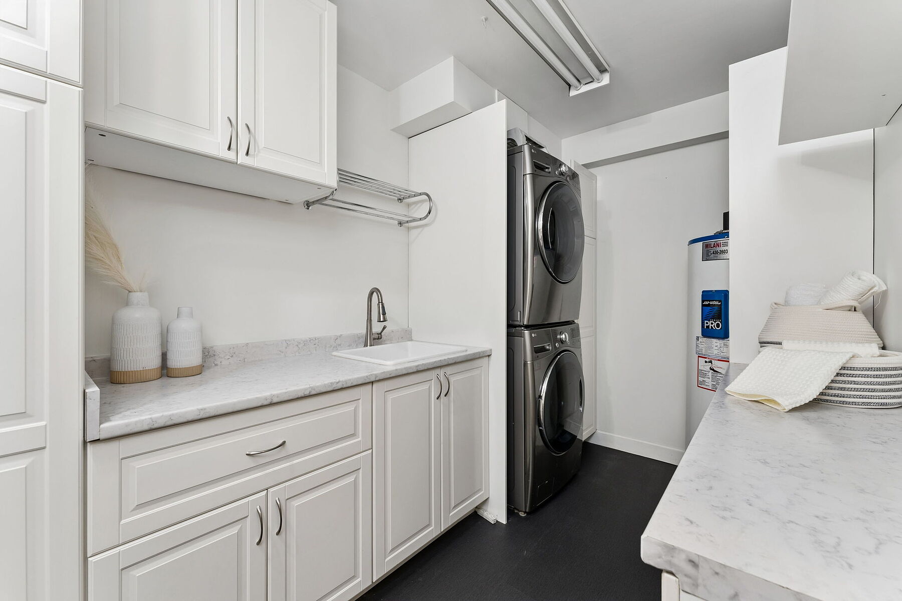  False Creek Seawall Townhouse - 物件實景