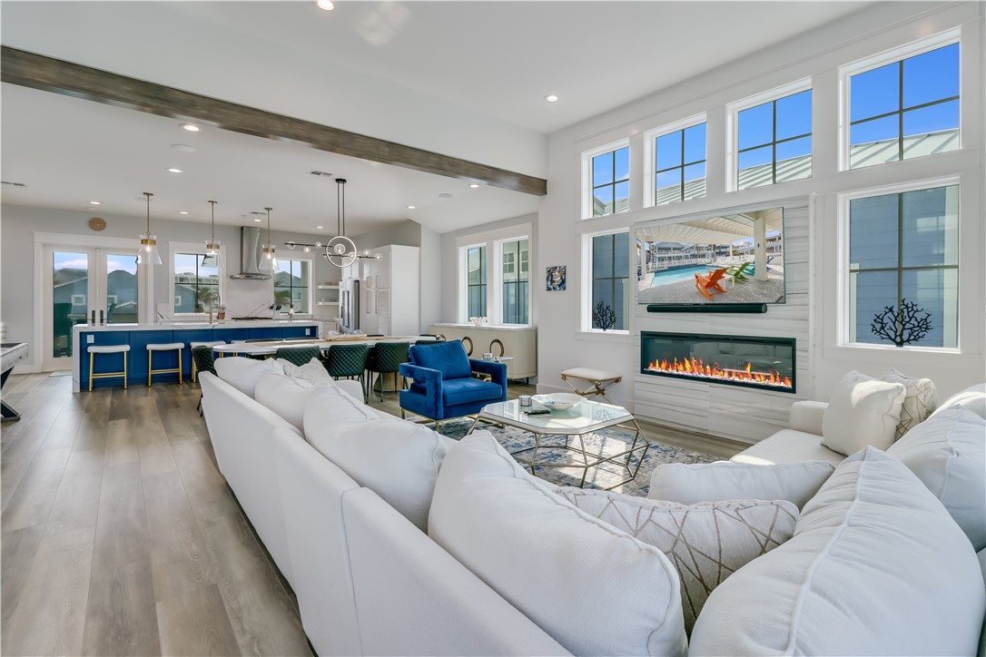 Port Aransas, Texas, 78373, United States, 6 Bedrooms Bedrooms, ,5 BathroomsBathrooms,Residential,For Sale,1829566