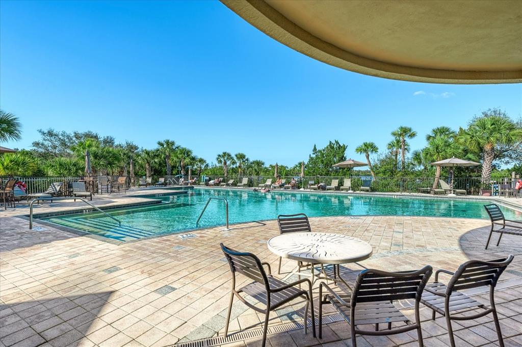 Bradenton, Florida, 34212, United States, 2 Bedrooms Bedrooms, ,2 BathroomsBathrooms,Residential,For Sale,1916954