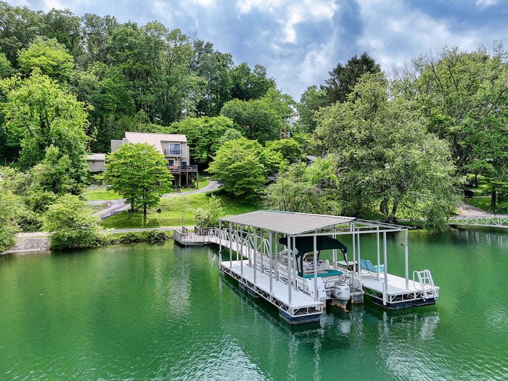 Hayesville, North Carolina, 28904, United States, 3 Bedrooms Bedrooms, ,3 BathroomsBathrooms,Residential,For Sale,1862322