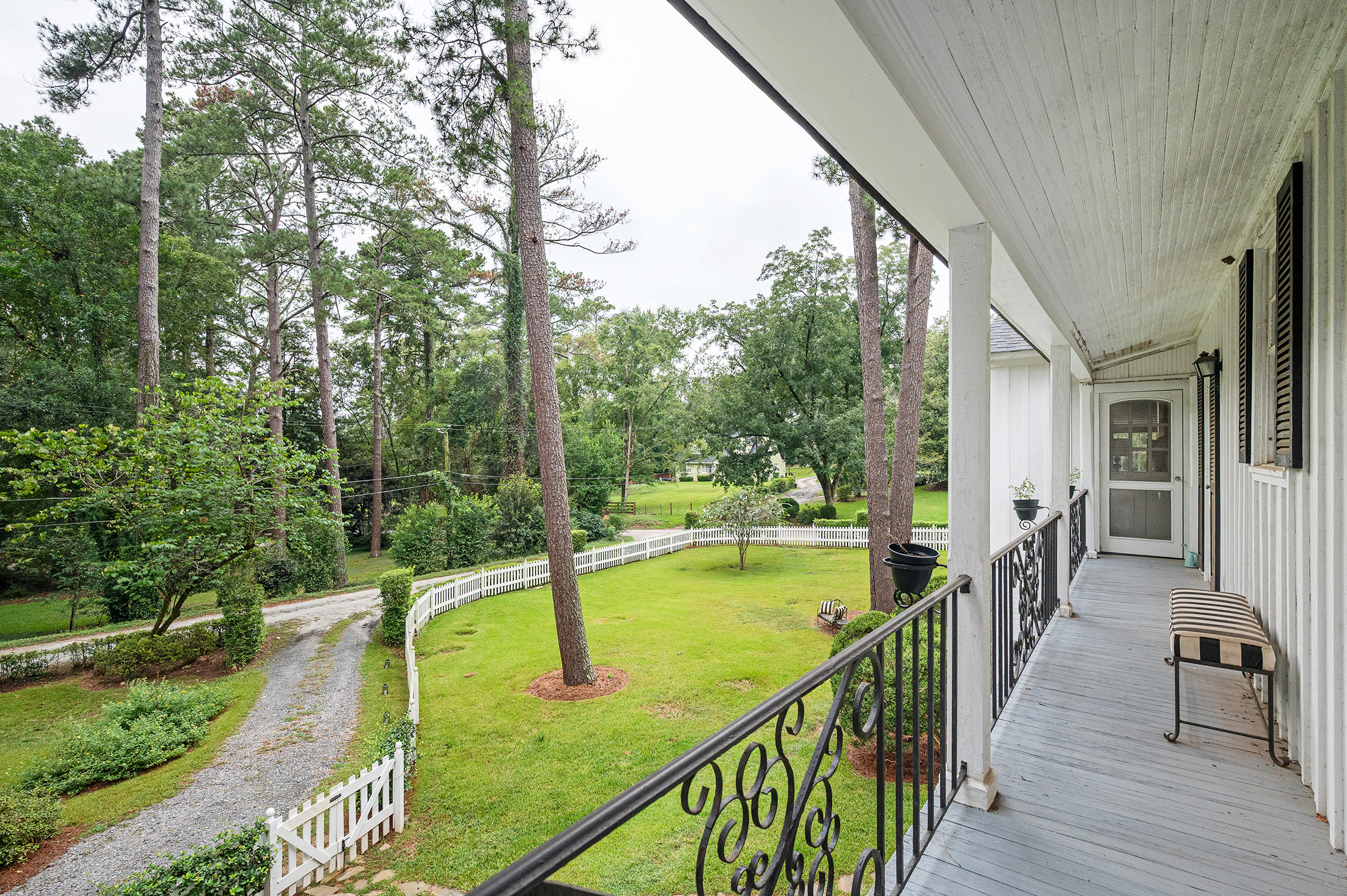  Charming Colonial Revival in the Heart of Historic Shirley Hills - 物件實景