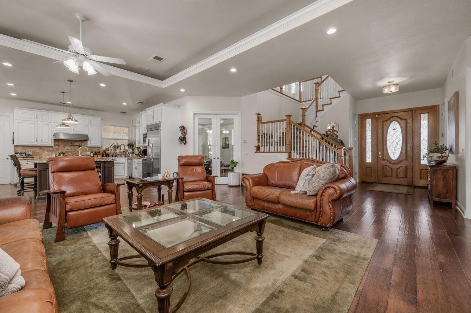 Exeter, California, 93221, United States, 4 Bedrooms Bedrooms, ,5 BathroomsBathrooms,Residential,For Sale,1981903