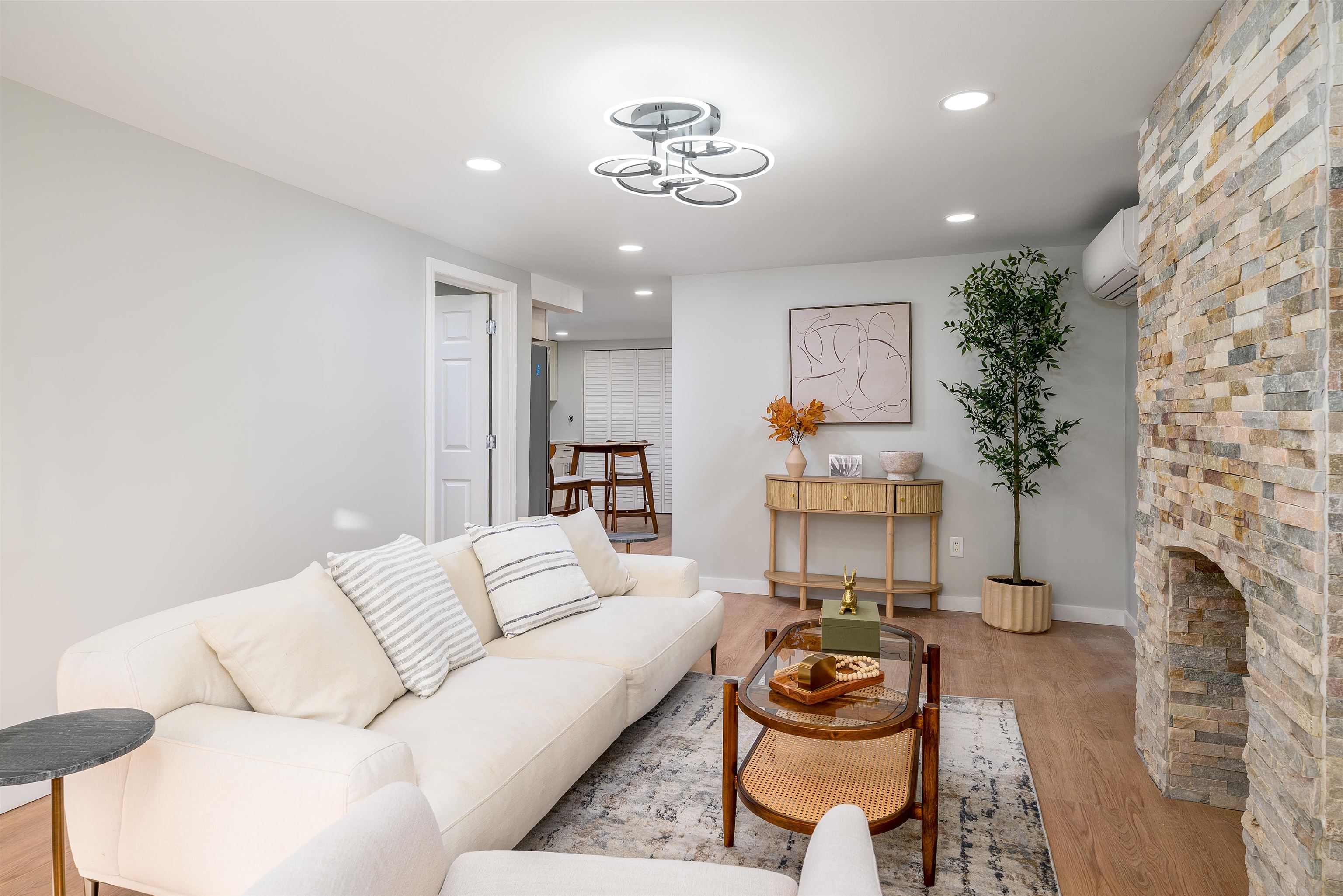 Jersey City, New Jersey, 07307, United States, 3 Bedrooms Bedrooms, ,2 BathroomsBathrooms,Residential,For Sale,1996189