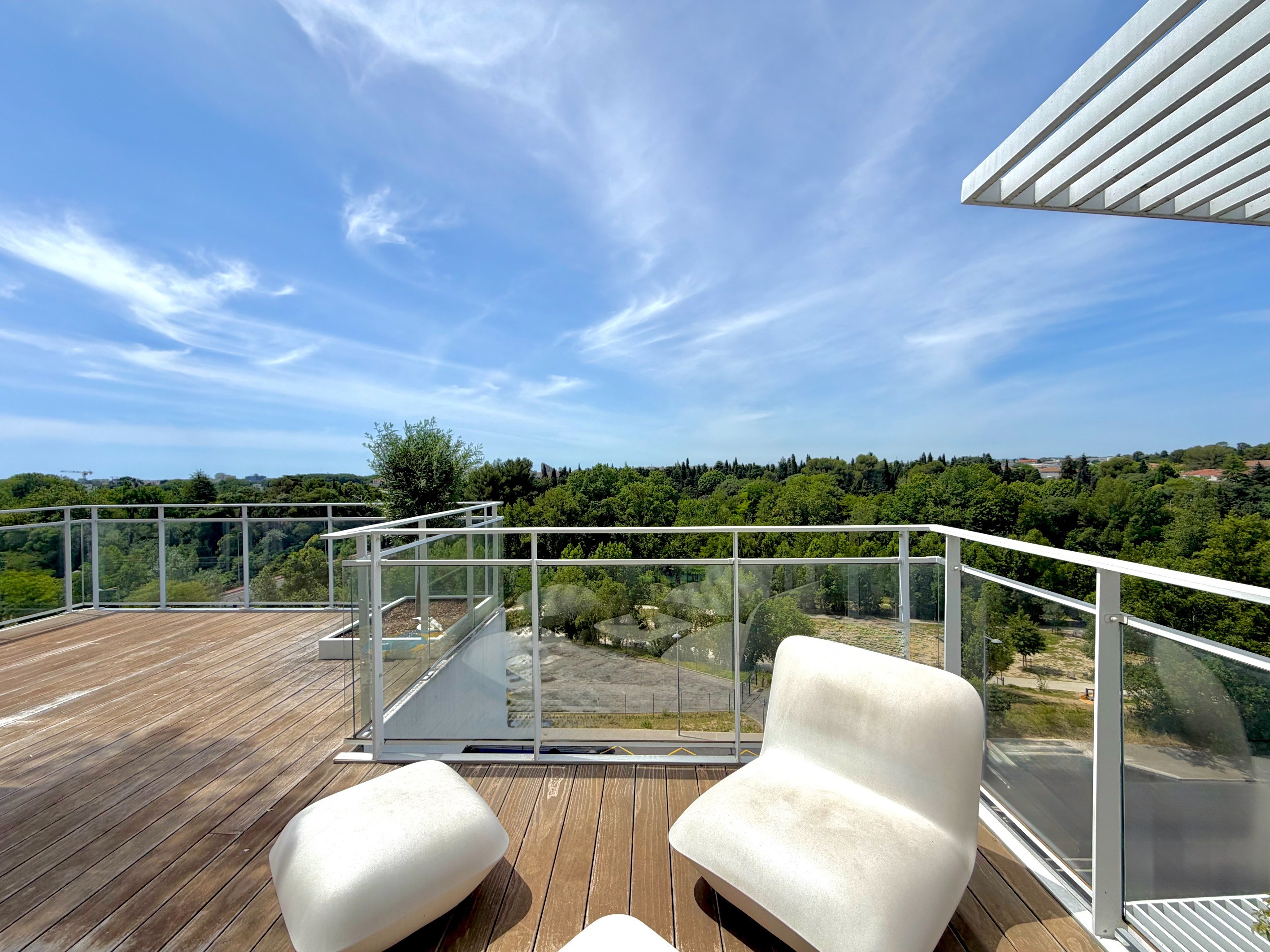  Exceptional views of the greenery and city rooftops... - 物件實景
