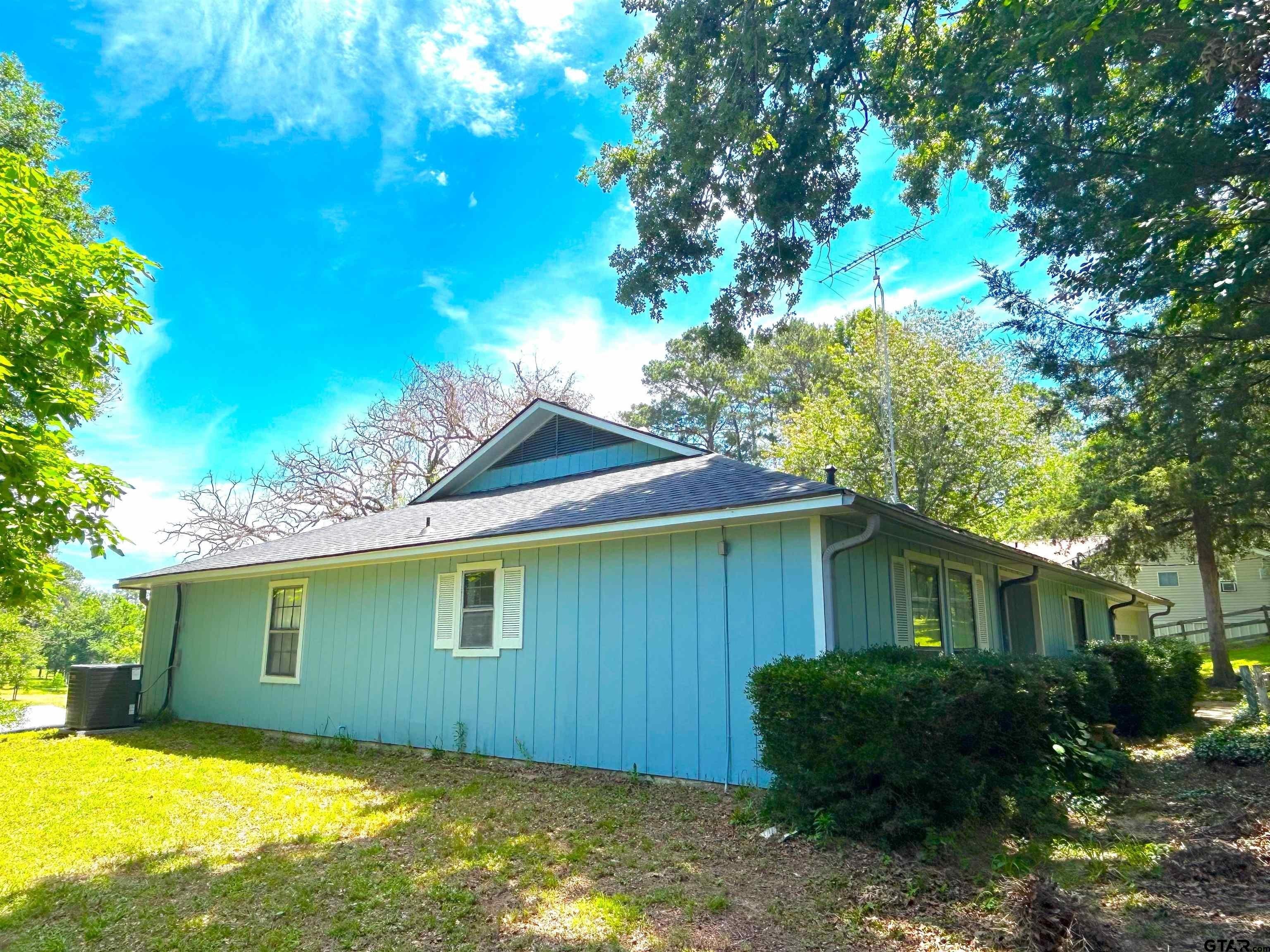 Frankston, Texas, 75763, United States, 3 Bedrooms Bedrooms, ,2 BathroomsBathrooms,Residential,For Sale,1924553