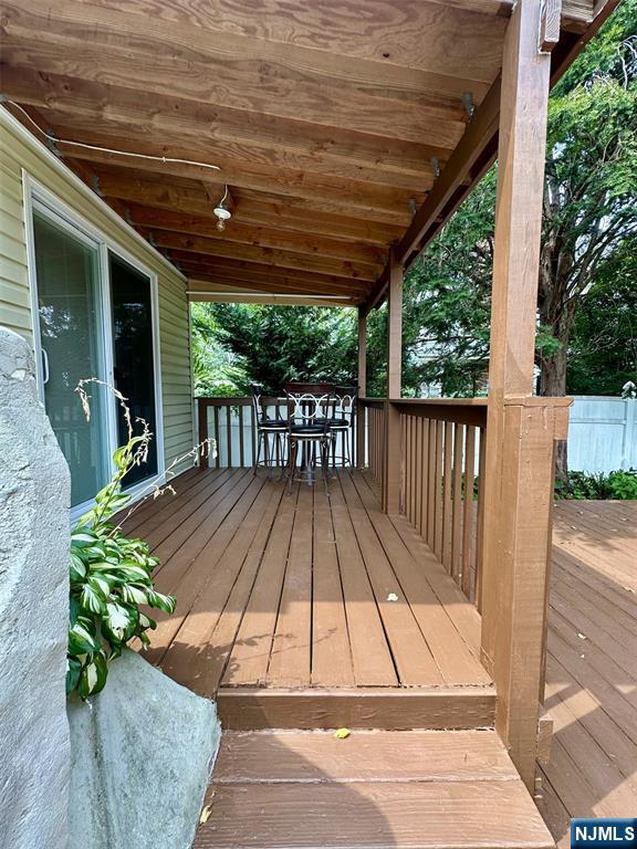 Pompton Lakes, New Jersey, 07442, United States, 3 Bedrooms Bedrooms, ,3 BathroomsBathrooms,Residential,For Sale,1875225