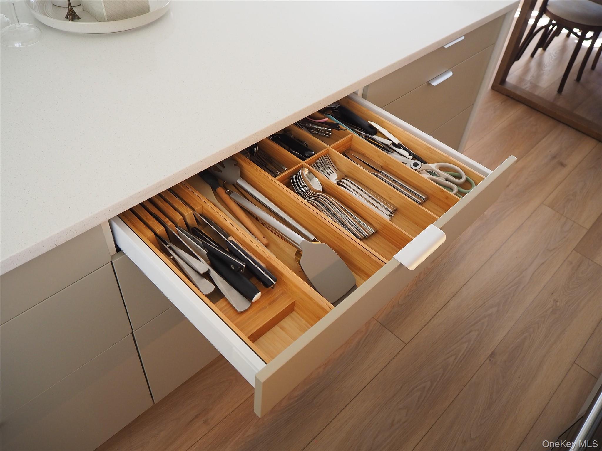 White Plains, New York, 10605, United States, 1 Bedroom Bedrooms, ,2 BathroomsBathrooms,Residential,For Sale,1988254