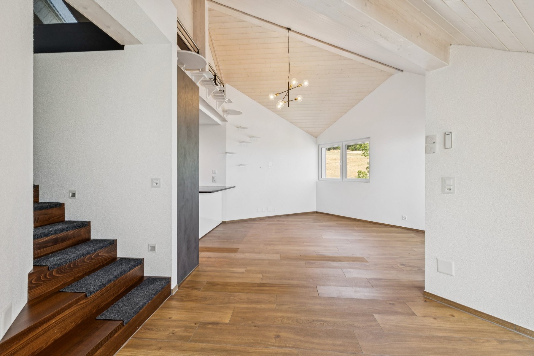  Elegant apartment with a mezzanine and exceptional panoramic views of the lake a - 物件實景