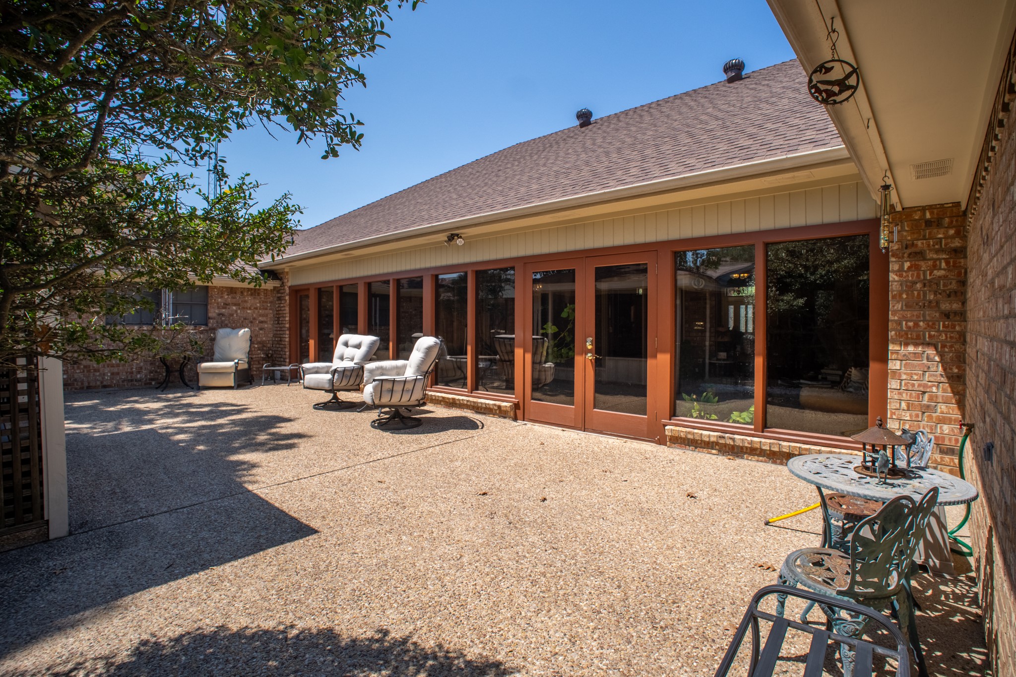 Mexia, Texas, 76667, United States, 4 Bedrooms Bedrooms, ,5 BathroomsBathrooms,Residential,For Sale,1941675
