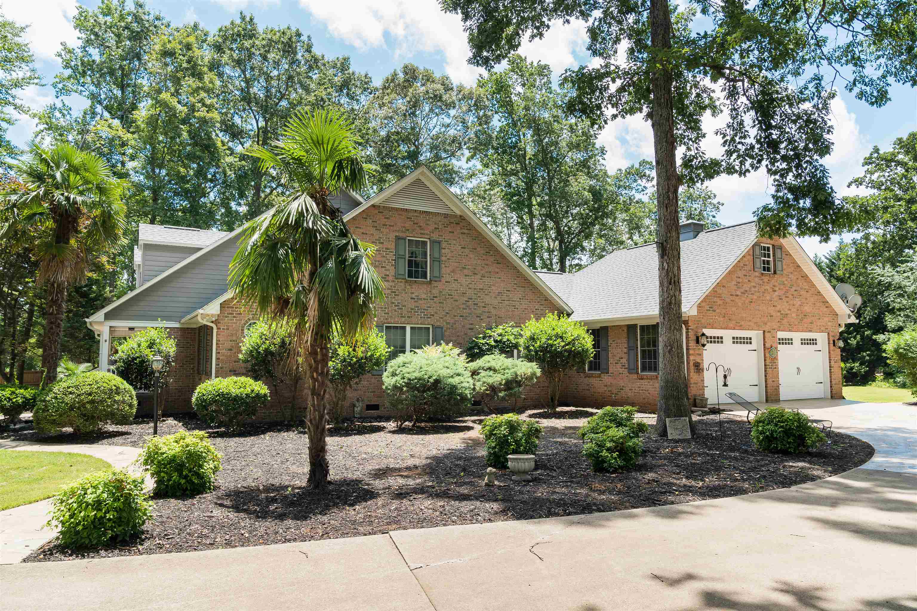 Boiling Springs, South Carolina, 29316, United States, 5 Bedrooms Bedrooms, ,4 BathroomsBathrooms,Residential,For Sale,1943235