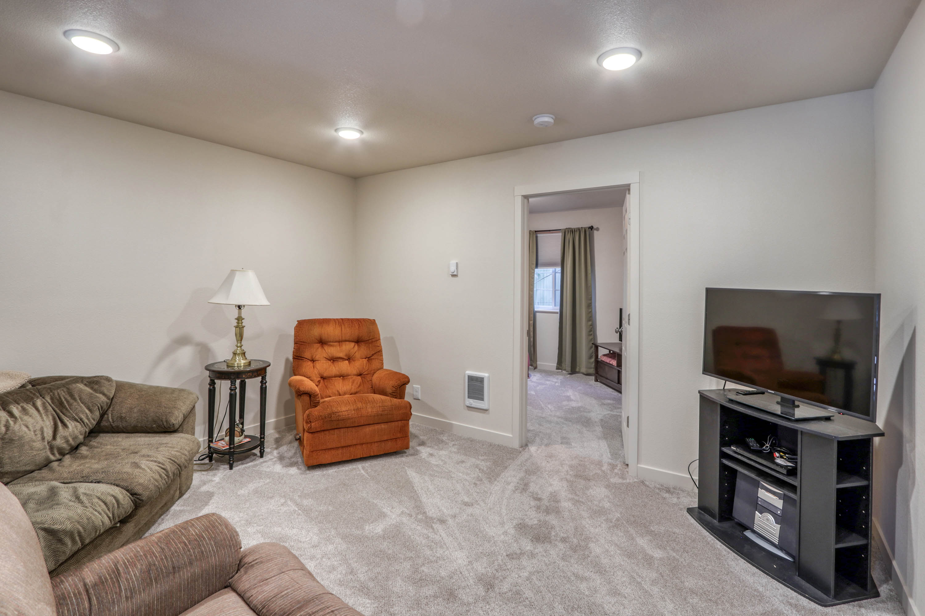 Hope, Idaho, 83836, United States, 2 Bedrooms Bedrooms, ,1 BathroomBathrooms,Residential,For Sale,1904482