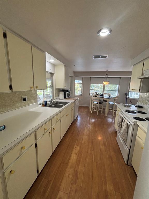 Palmetto, Florida, 34221, United States, 3 Bedrooms Bedrooms, ,3 BathroomsBathrooms,Residential,For Sale,1795200