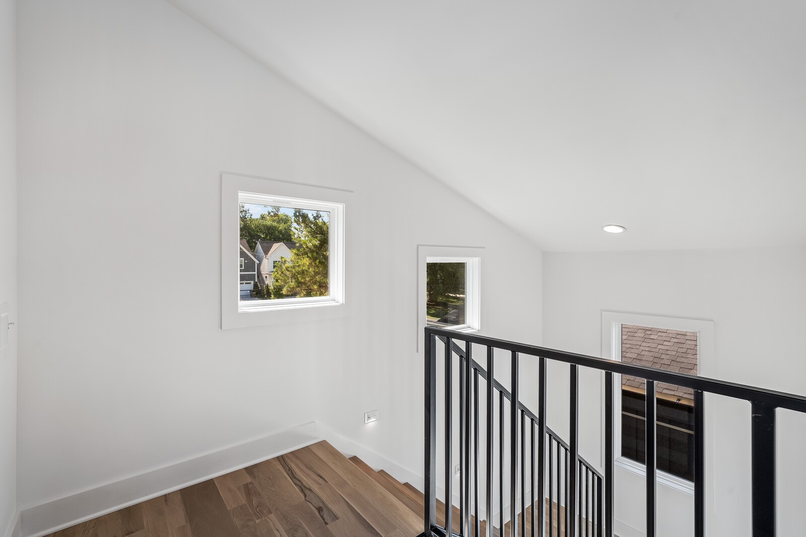 Nashville, Tennessee, 37206, United States, 4 Bedrooms Bedrooms, ,7 BathroomsBathrooms,Residential,For Sale,1989518