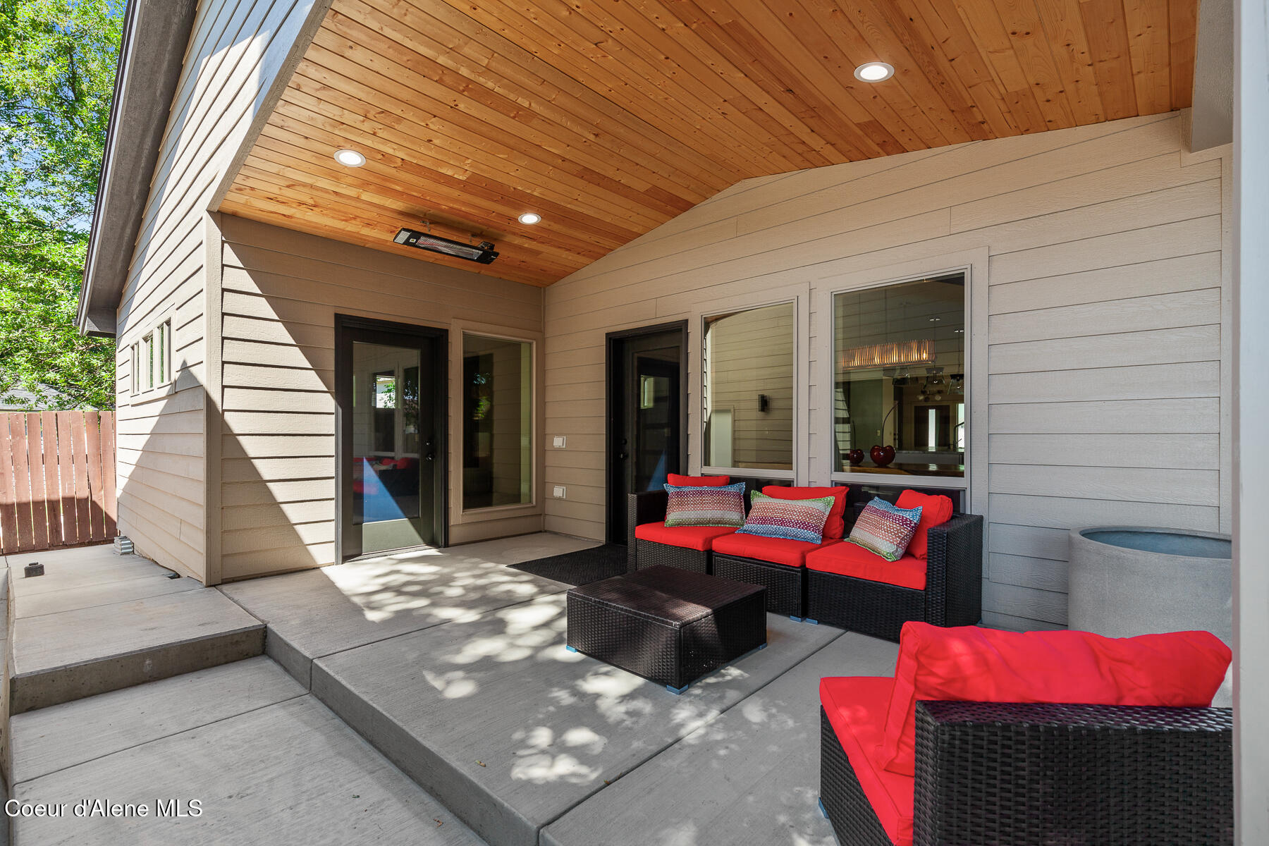 Coeur d'Alene, Idaho, 83814, United States, 5 Bedrooms Bedrooms, ,5 BathroomsBathrooms,Residential,For Sale,1981804