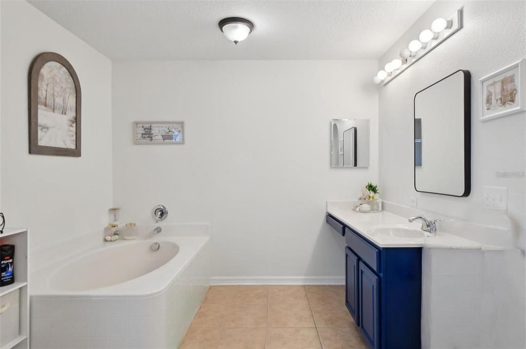 Leesburg, Florida, 34748, United States, 6 Bedrooms Bedrooms, ,5 BathroomsBathrooms,Residential,For Sale,1785536