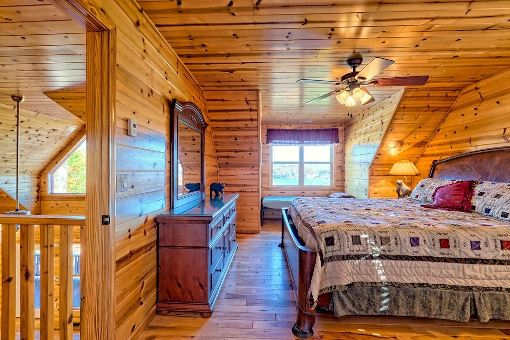 Young Harris, Georgia, 30582, United States, 4 Bedrooms Bedrooms, ,5 BathroomsBathrooms,Residential,For Sale,1987920