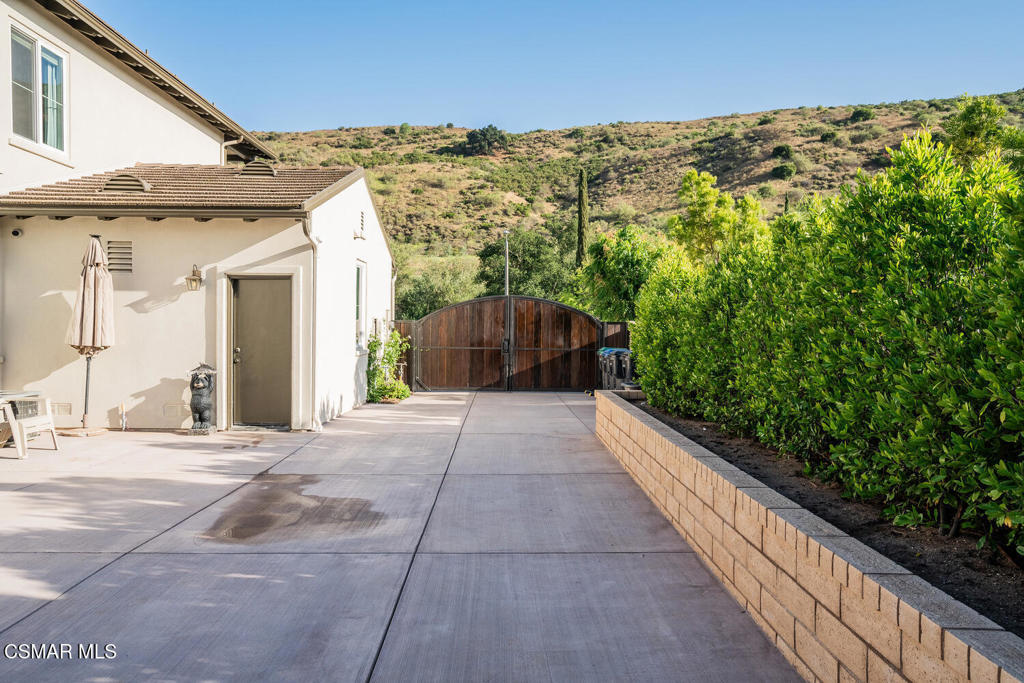 Simi Valley, California, 93065, United States, 4 Bedrooms Bedrooms, ,4 BathroomsBathrooms,Residential,For Sale,2007456