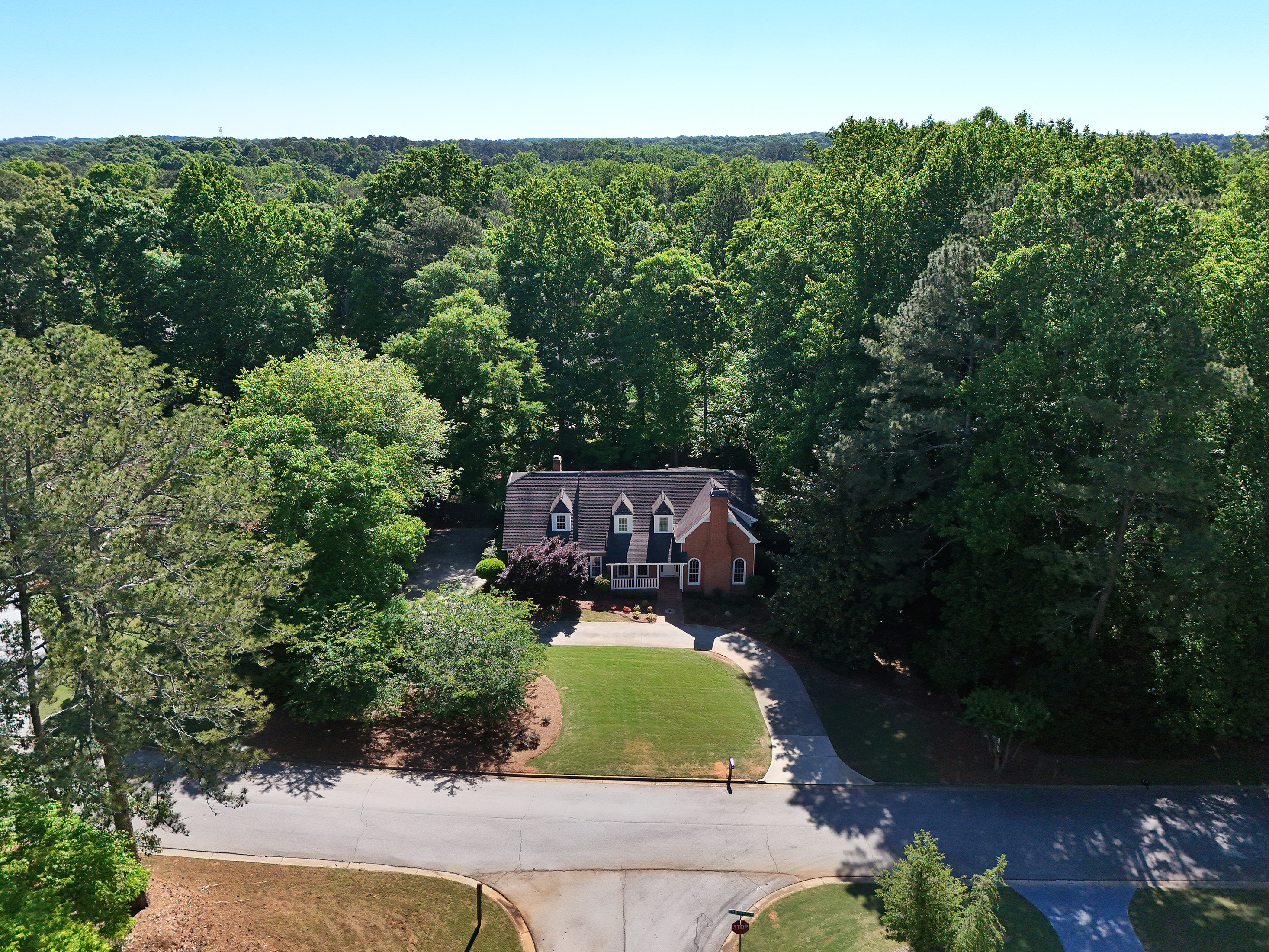  Custom-Built Brick Home with Saltwater Pool in Conyers - 物件實景