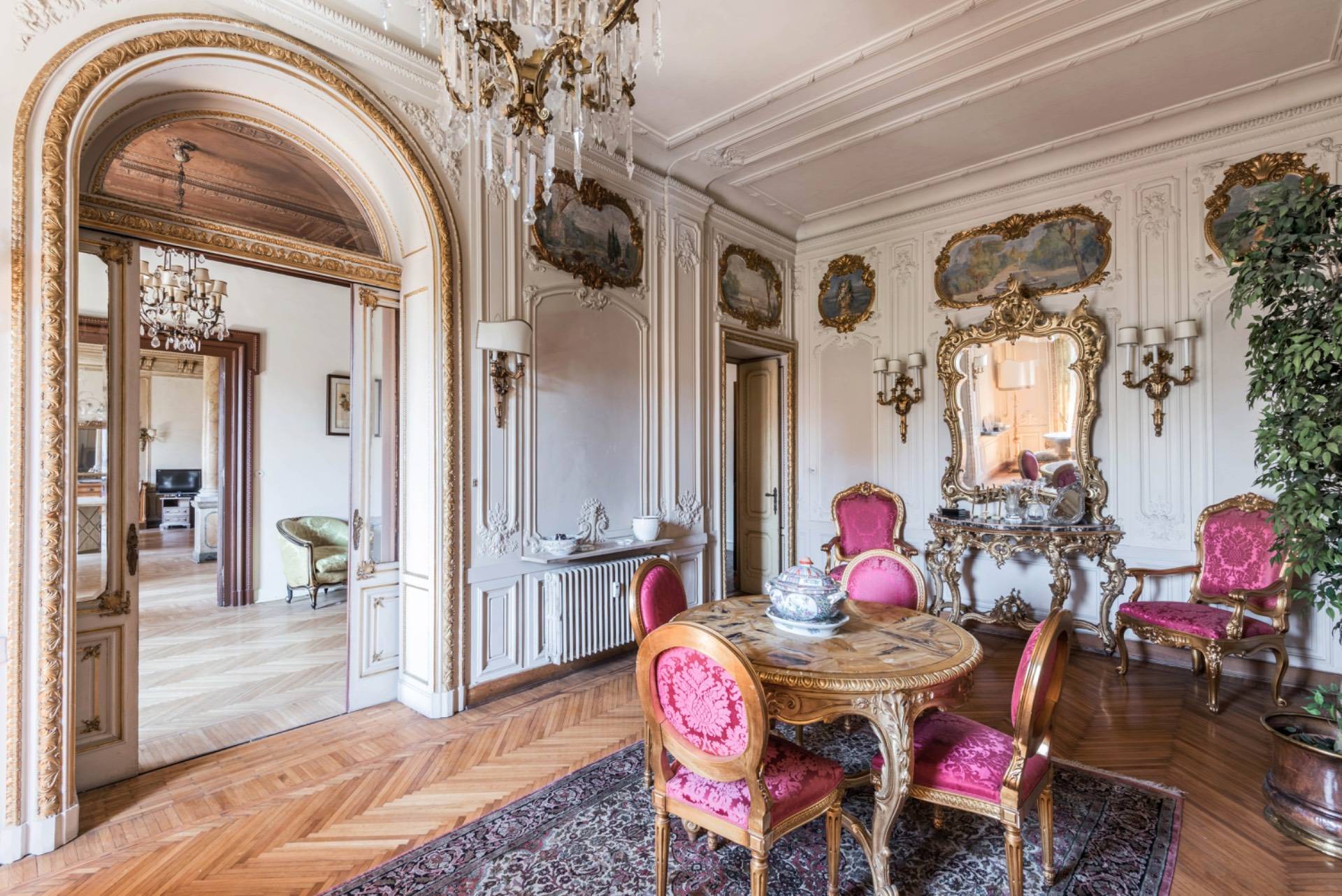 Roma, Roma, 00100, IT, 4 Bedrooms Bedrooms, ,2 BathroomsBathrooms,Residential,For Sale,1989344