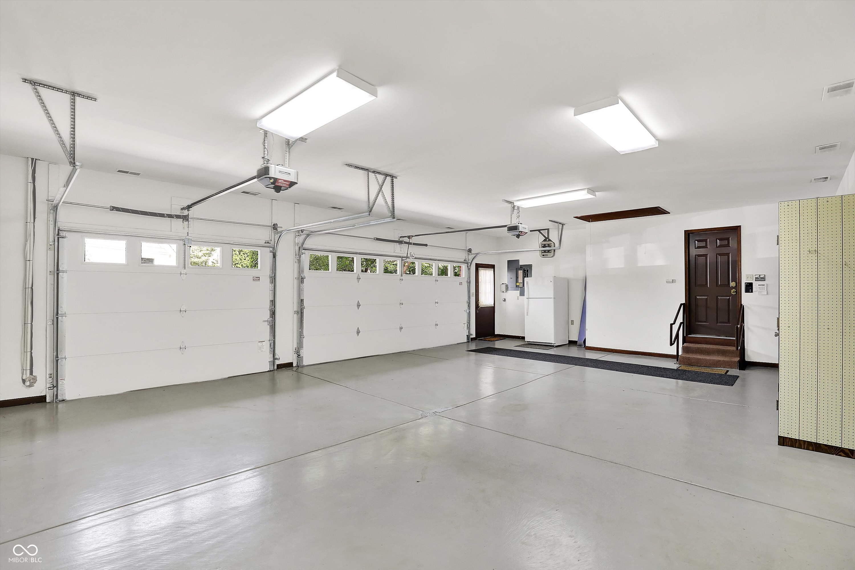 Indianapolis, Indiana, 46260, United States, 4 Bedrooms Bedrooms, ,6 BathroomsBathrooms,Residential,For Sale,1976230