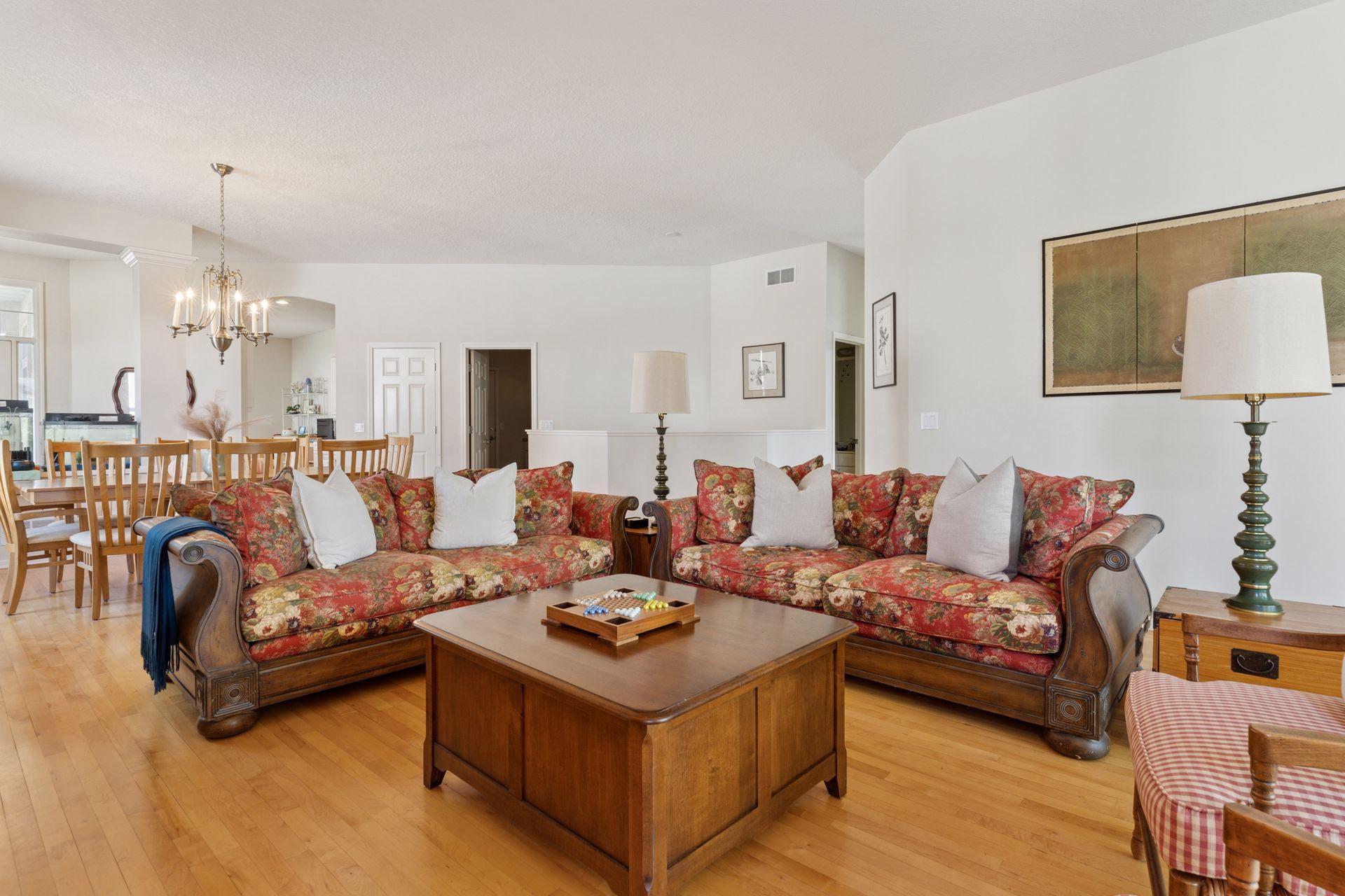 Plymouth, Minnesota, 55446, United States, 3 Bedrooms Bedrooms, ,3 BathroomsBathrooms,Residential,For Sale,1827815
