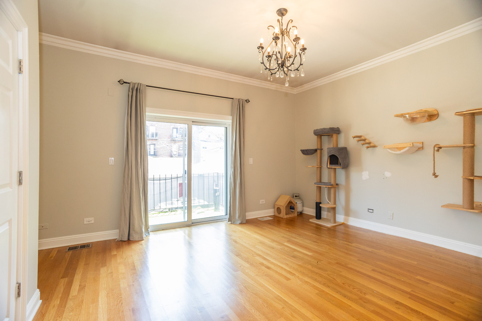 Chicago, Illinois, 60610, United States, 3 Bedrooms Bedrooms, ,3 BathroomsBathrooms,Residential,For Sale,1977363