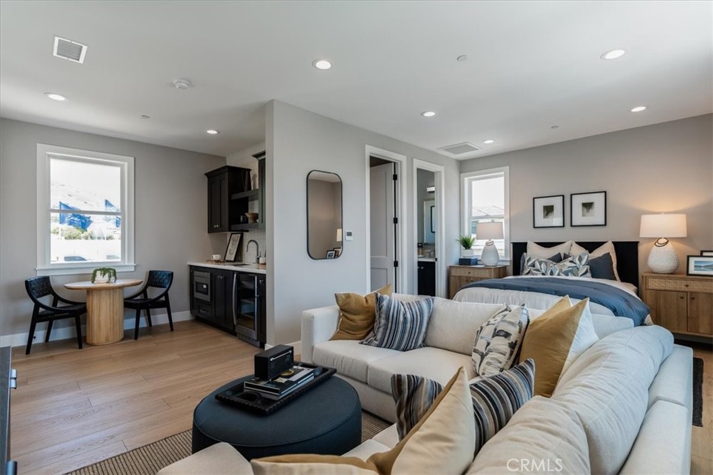 San Luis Obispo, California, 93401, United States, 5 Bedrooms Bedrooms, ,6 BathroomsBathrooms,Residential,For Sale,2001522