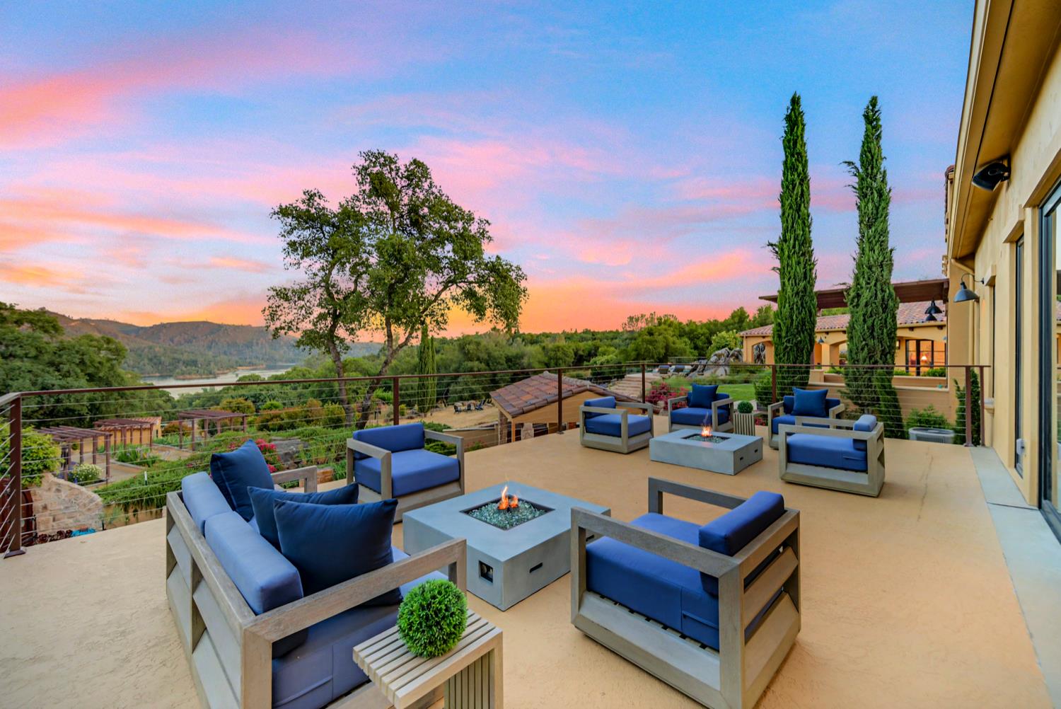 Loomis, California, 95650, United States, 6 Bedrooms Bedrooms, ,6 BathroomsBathrooms,Residential,For Sale,1908935