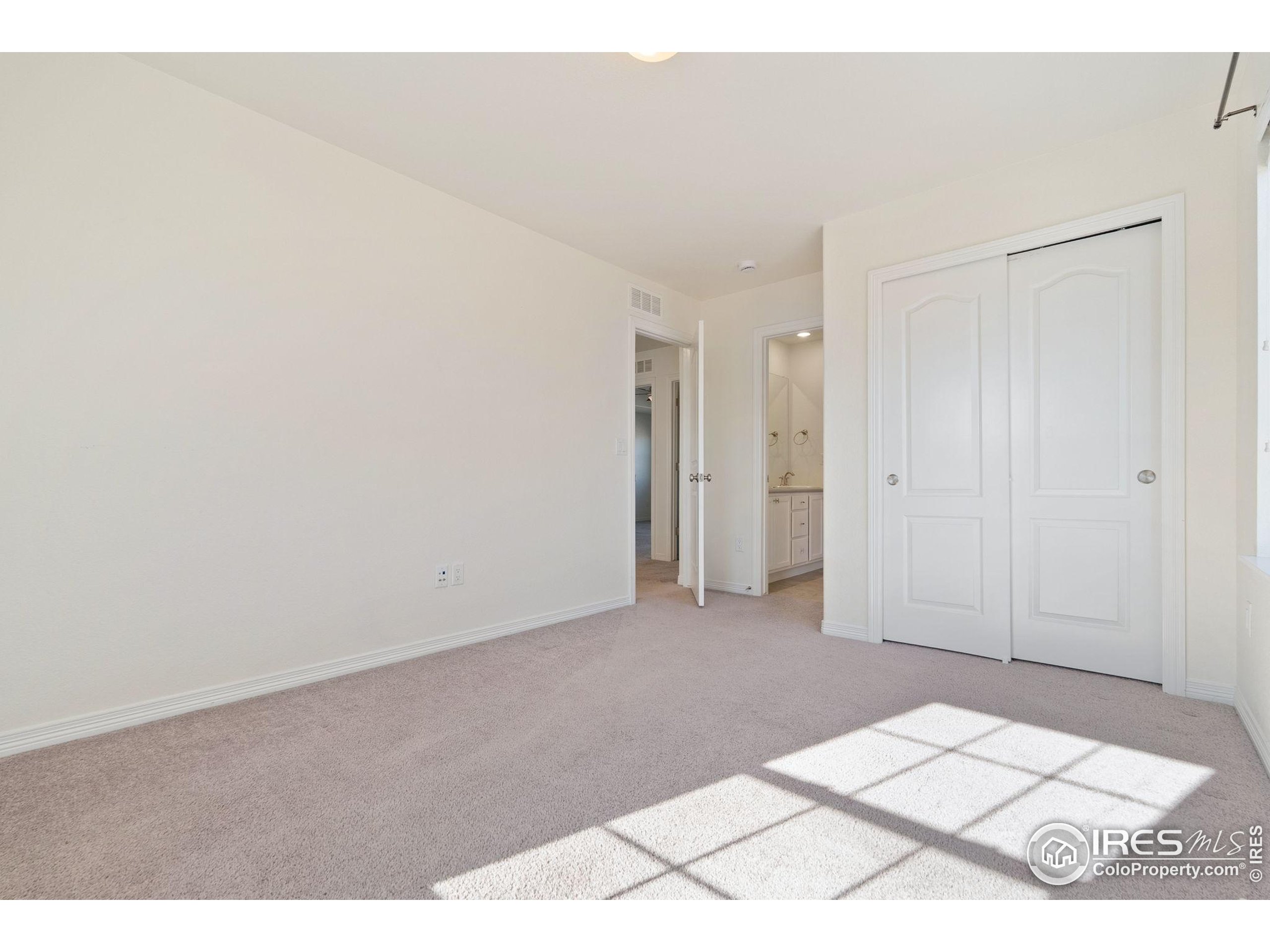 Thornton, Colorado, 80602, United States, 4 Bedrooms Bedrooms, ,4 BathroomsBathrooms,Residential,For Sale,1988981