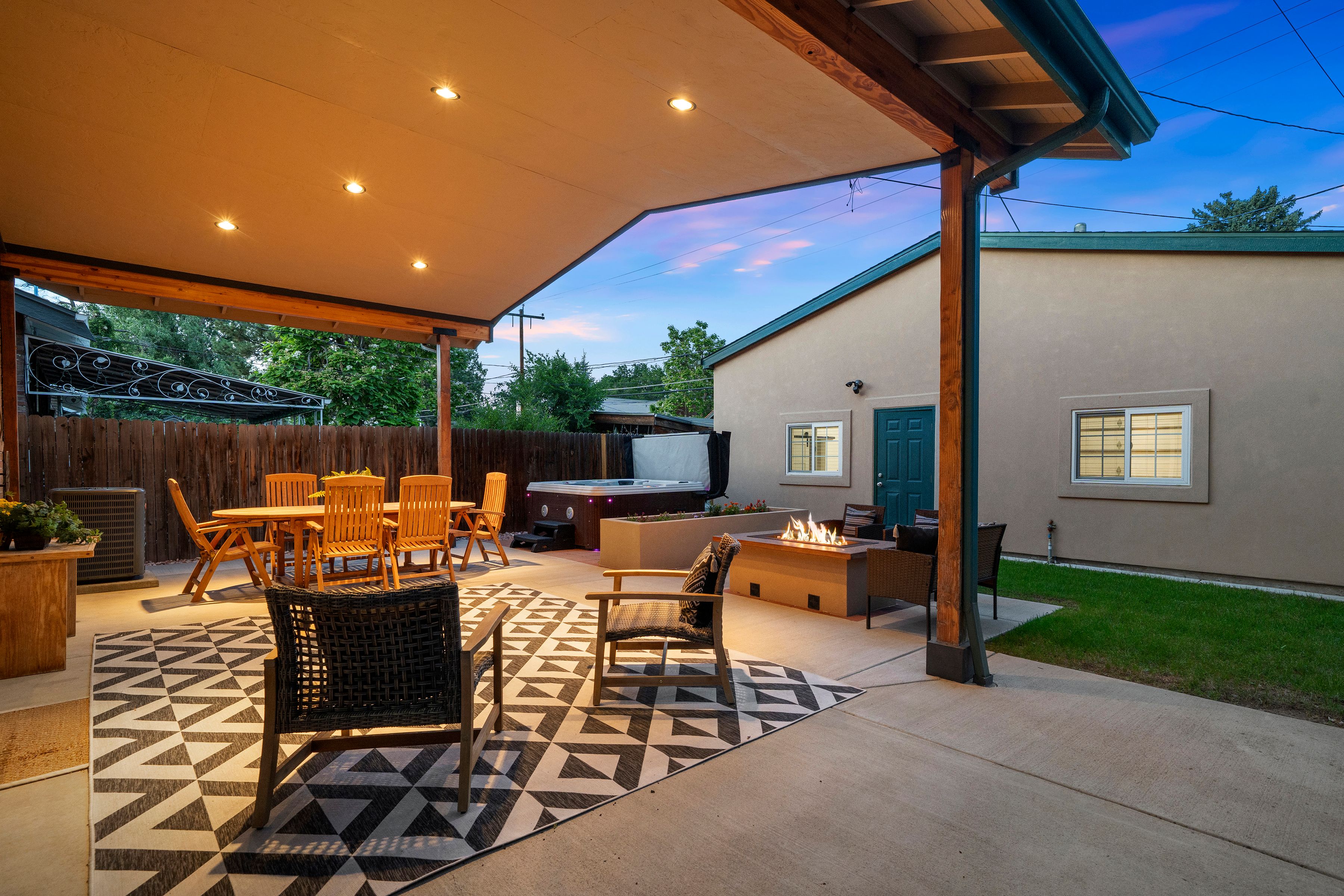  Meticulously maintained Bungalow flows the way it was designed - 物件實景