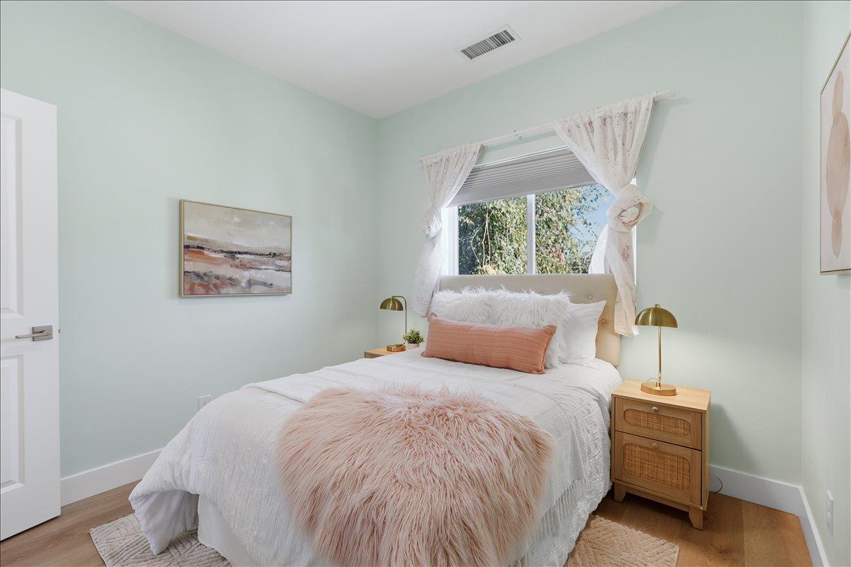 Mountain View, California, 94043, United States, 4 Bedrooms Bedrooms, ,4 BathroomsBathrooms,Residential,For Sale,1989678