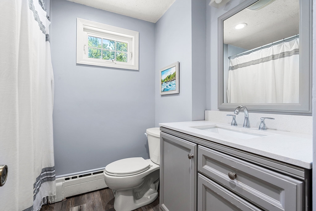 Lowell, Massachusetts, 01852, United States, 5 Bedrooms Bedrooms, ,4 BathroomsBathrooms,Residential,For Sale,1874290