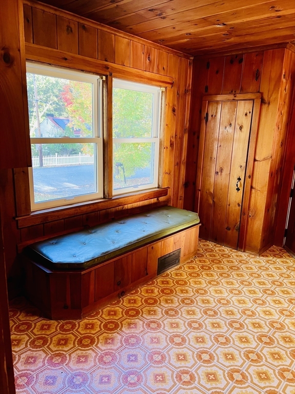 Framingham, Massachusetts, 01702, United States, 4 Bedrooms Bedrooms, ,2 BathroomsBathrooms,Residential,For Sale,1967080