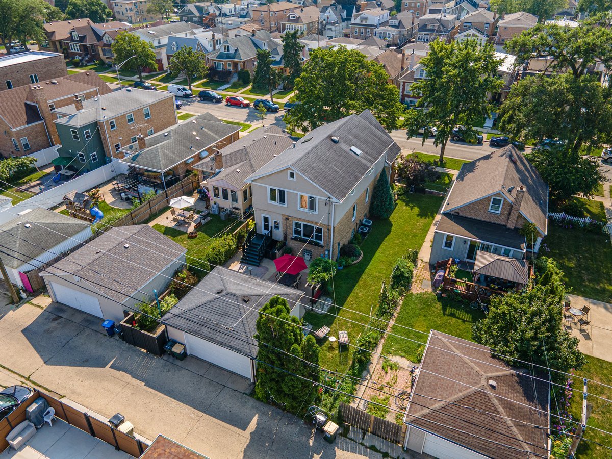 Elmwood Park, Illinois, 60707, United States, 5 Bedrooms Bedrooms, ,3 BathroomsBathrooms,Residential,For Sale,1916945