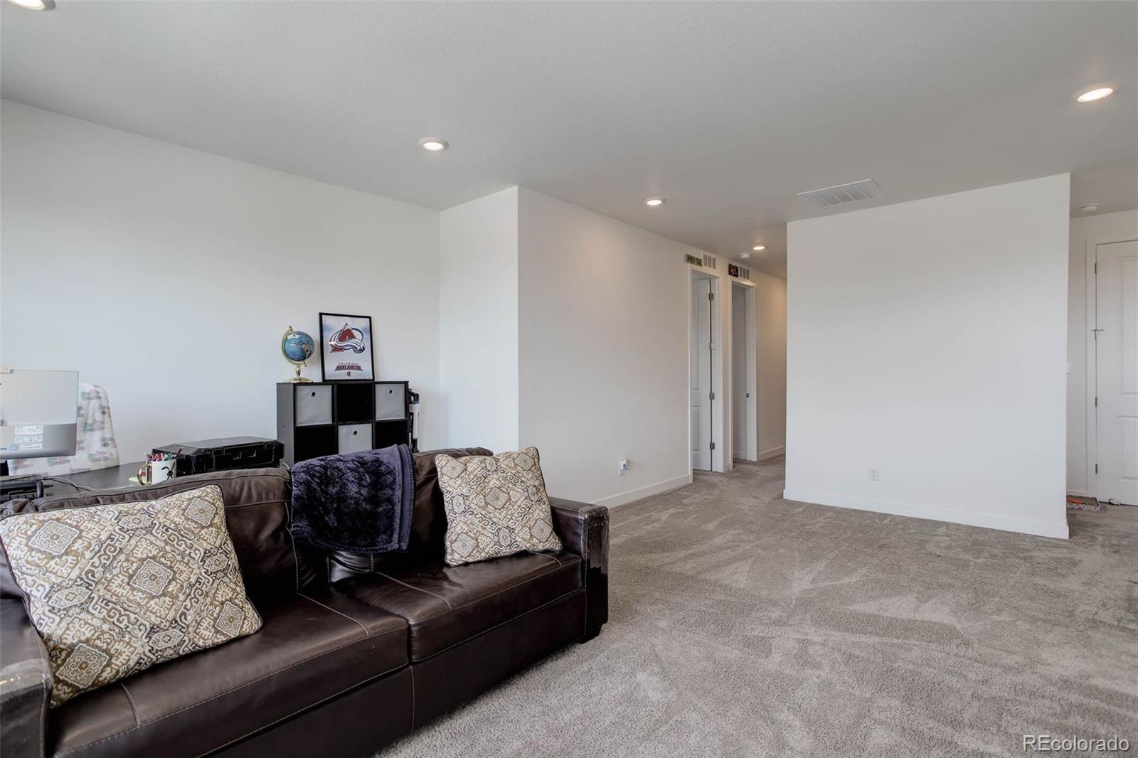 Aurora, Colorado, 80016, United States, 5 Bedrooms Bedrooms, ,2 BathroomsBathrooms,Residential,For Sale,1819057