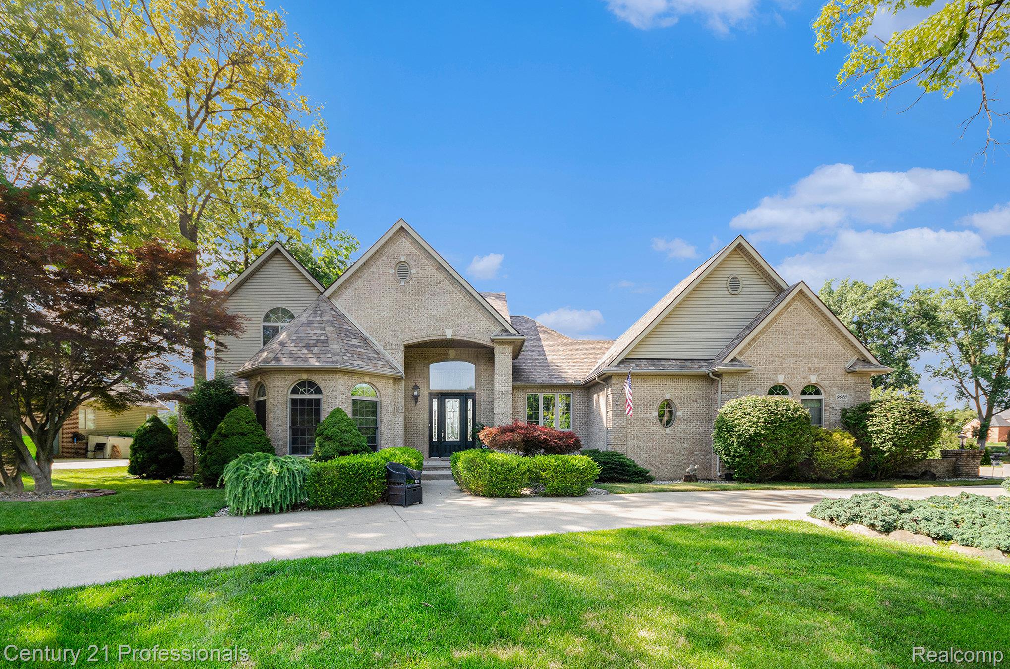 WhiteLake, Michigan, 48386, United States, 4 Bedrooms Bedrooms, ,4 BathroomsBathrooms,Residential,For Sale,1895235