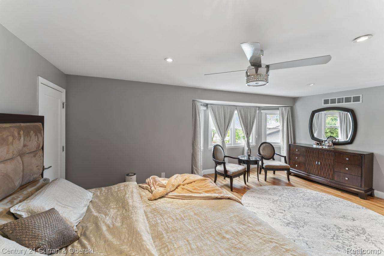 Dearborn Heights, Michigan, 48127, United States, 4 Bedrooms Bedrooms, ,4 BathroomsBathrooms,Residential,For Sale,1905495