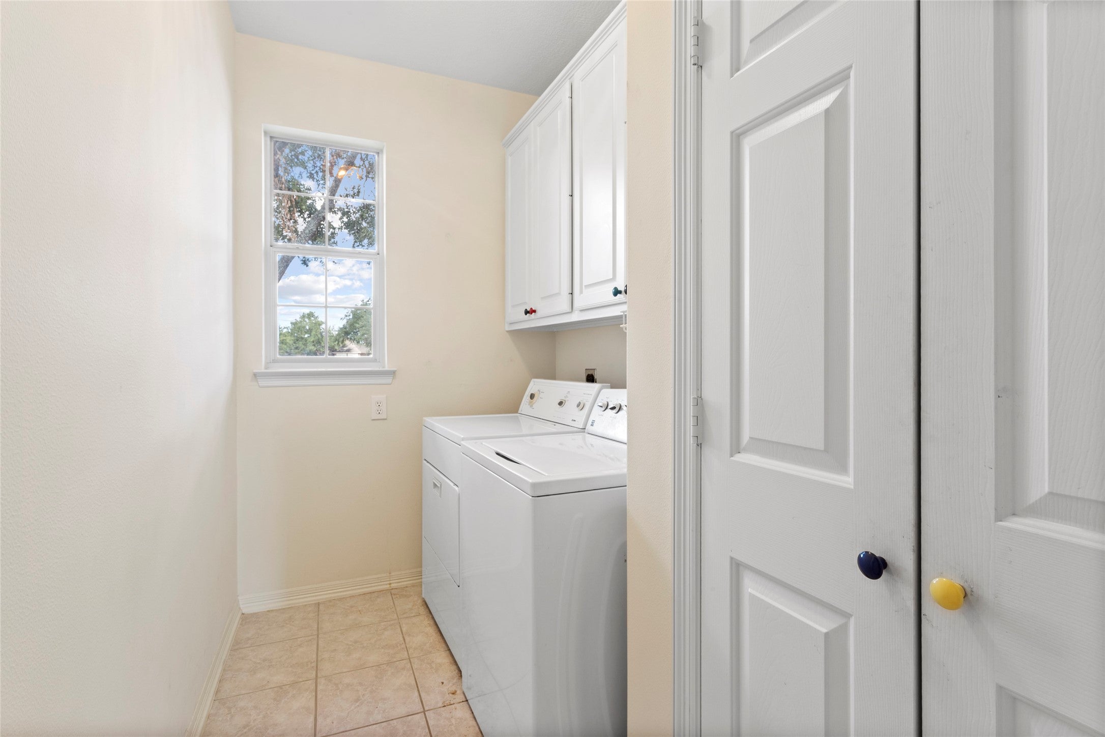 Houston, Texas, 77055, United States, 3 Bedrooms Bedrooms, ,2 BathroomsBathrooms,Residential,For Sale,1923474