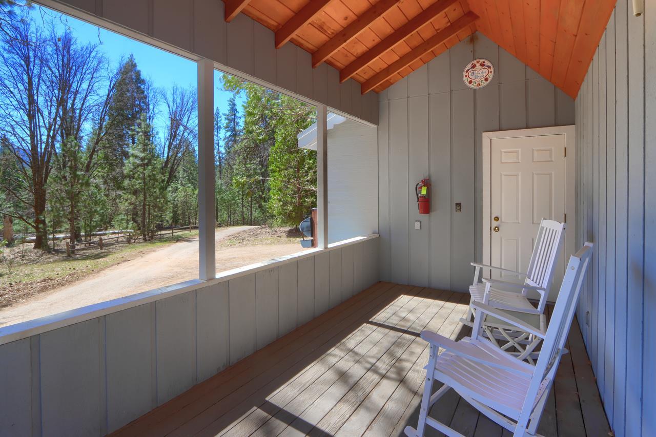 Yosemite, California, 95389, United States, 5 Bedrooms Bedrooms, ,4 BathroomsBathrooms,Residential,For Sale,2048159
