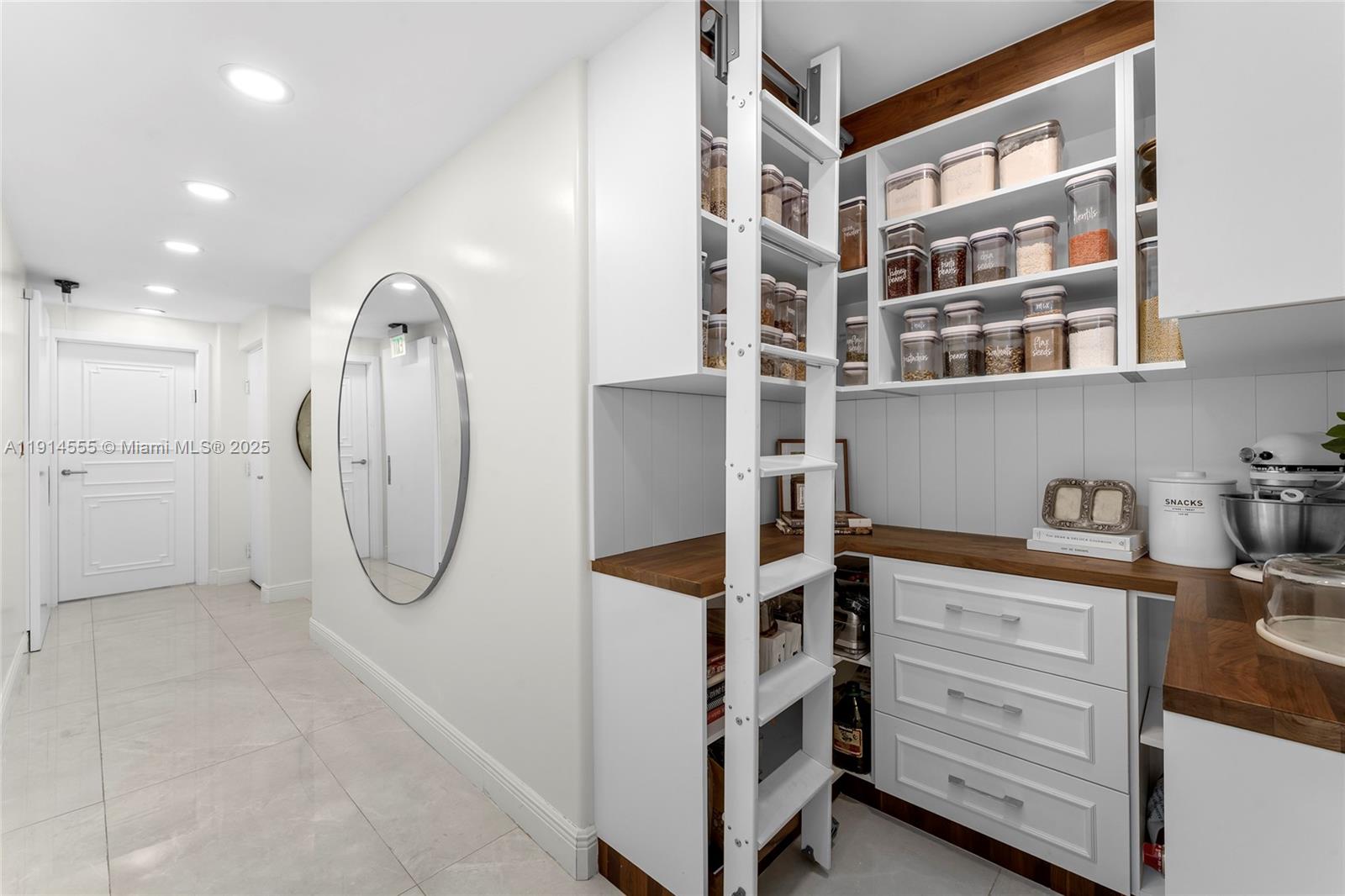 Sunny Isles Beach, Florida, 33160, United States, 6 Bedrooms Bedrooms, ,7 BathroomsBathrooms,Residential,For Sale,1993473