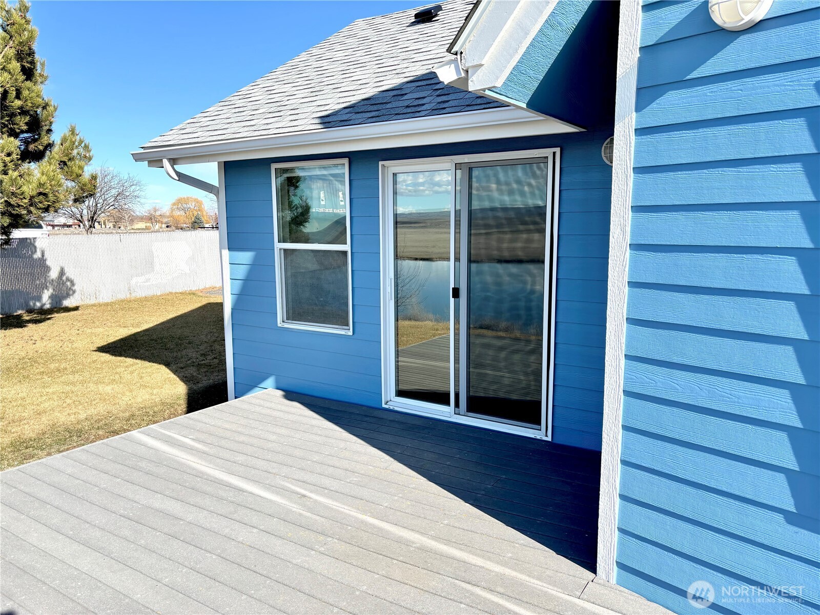 Moses Lake, Washington, 98837, United States, 3 Bedrooms Bedrooms, ,2 BathroomsBathrooms,Residential,For Sale,1876419