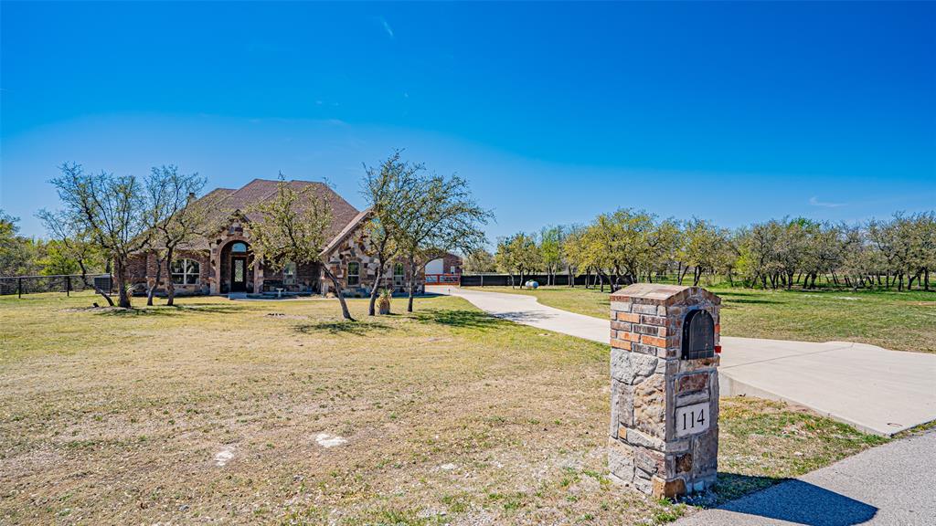 Azle, Texas, 76020, United States, 5 Bedrooms Bedrooms, ,4 BathroomsBathrooms,Residential,For Sale,1978324