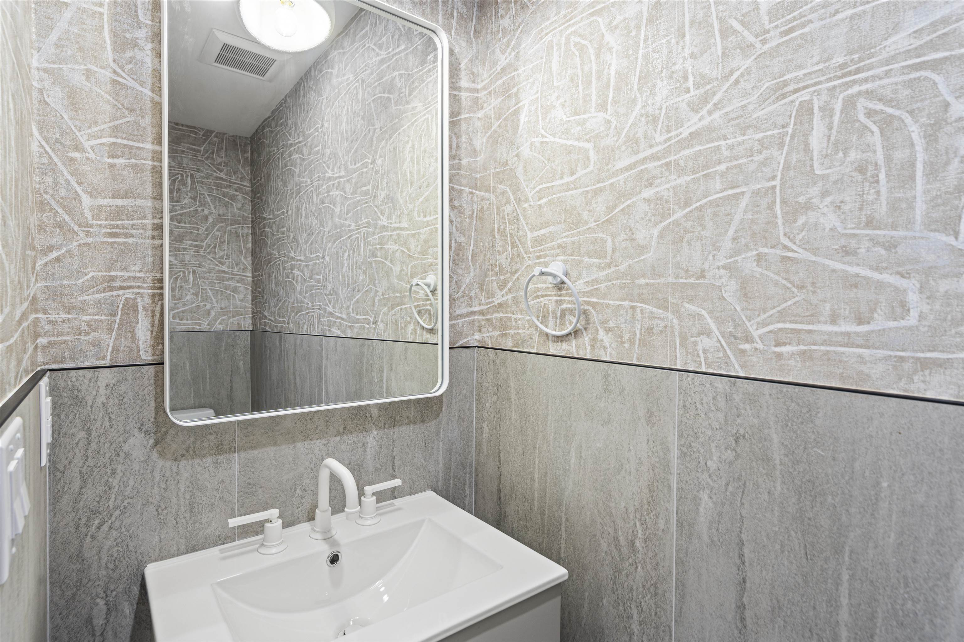 Jersey City, New Jersey, 07307, United States, 3 Bedrooms Bedrooms, ,3 BathroomsBathrooms,Residential,For Sale,2001766