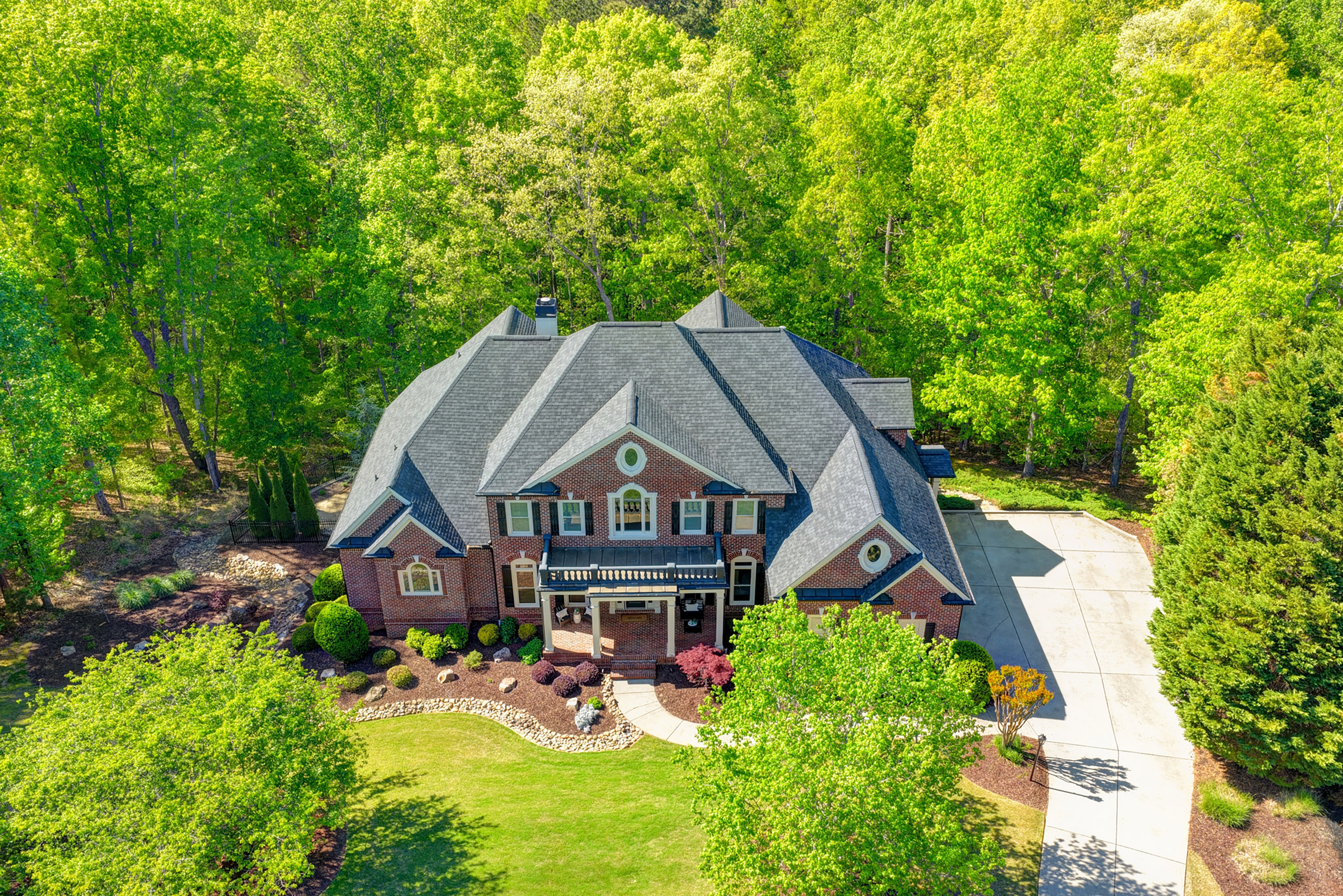  Luxury, Comfort and Privacy in One of Roswell