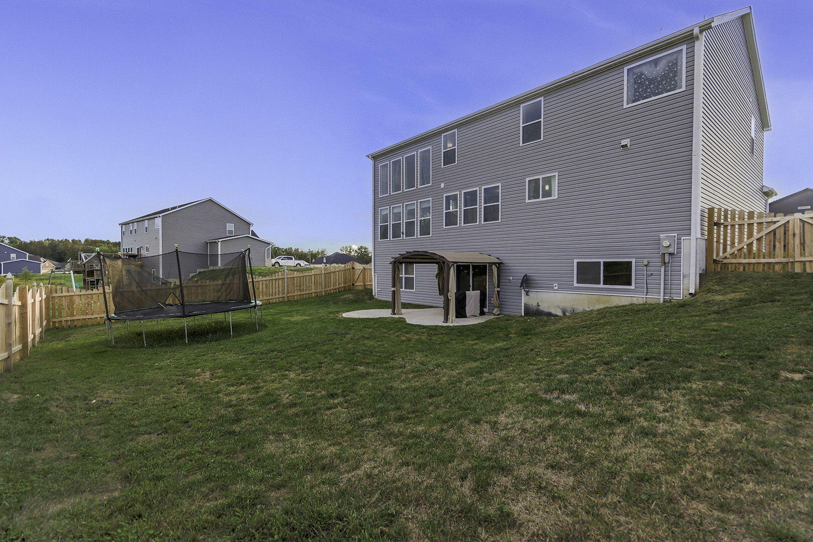 ASHLAND, Missouri, 65010, United States, 4 Bedrooms Bedrooms, ,3 BathroomsBathrooms,Residential,For Sale,1981891