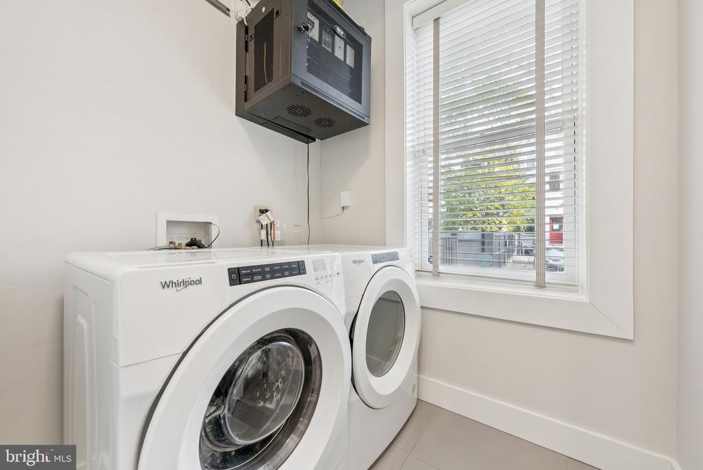 Washington, District of Columbia, 20001, United States, 6 Bedrooms Bedrooms, ,6 BathroomsBathrooms,Residential,For Sale,1983569