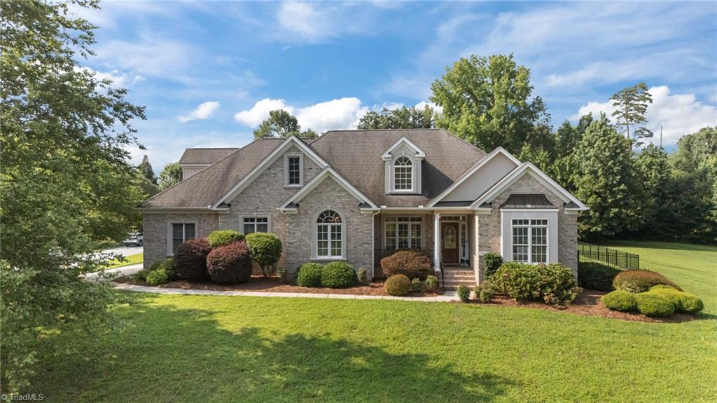 Kernersville, North Carolina, 27284, United States, 4 Bedrooms Bedrooms, ,3 BathroomsBathrooms,Residential,For Sale,1890239