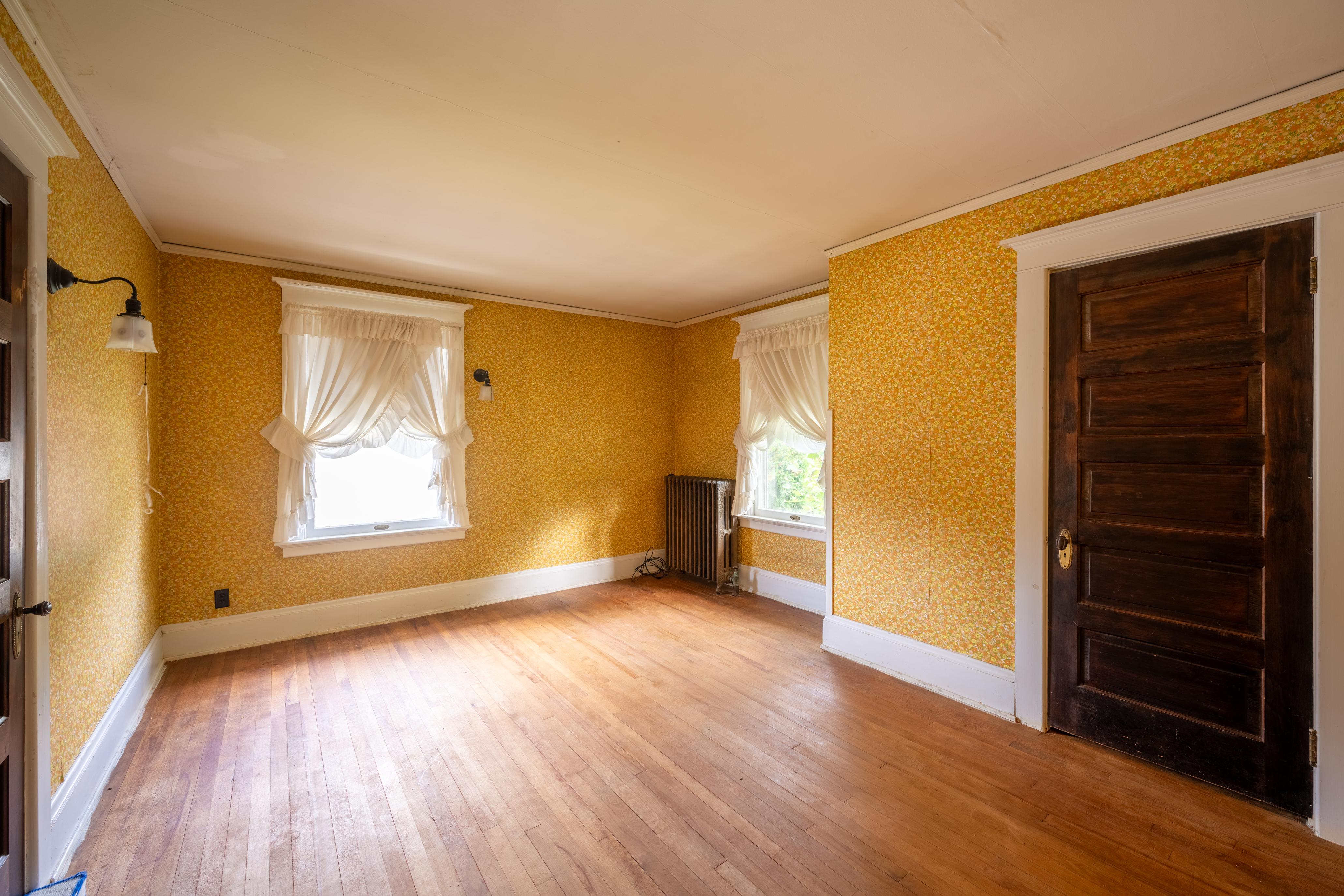  92 Champlain Avenue, Ticonderoga, NY, 12883 - 物件實景