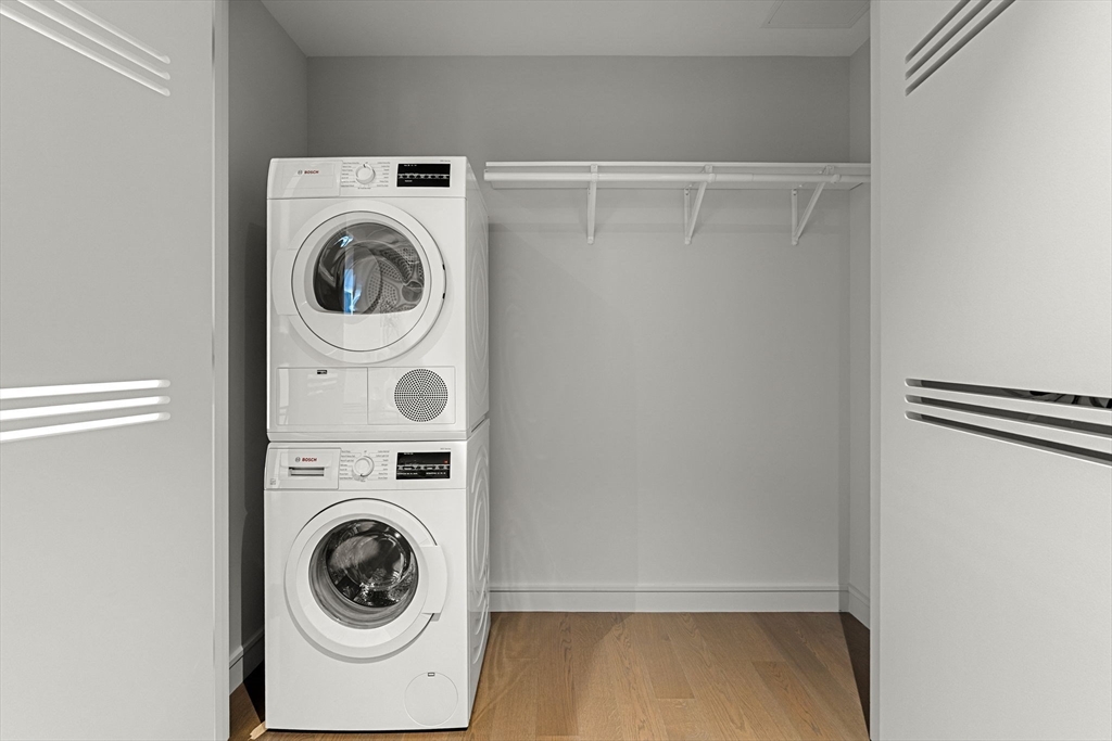 Boston, Massachusetts, 02116, United States, 2 Bedrooms Bedrooms, ,2 BathroomsBathrooms,Residential,For Sale,1995854