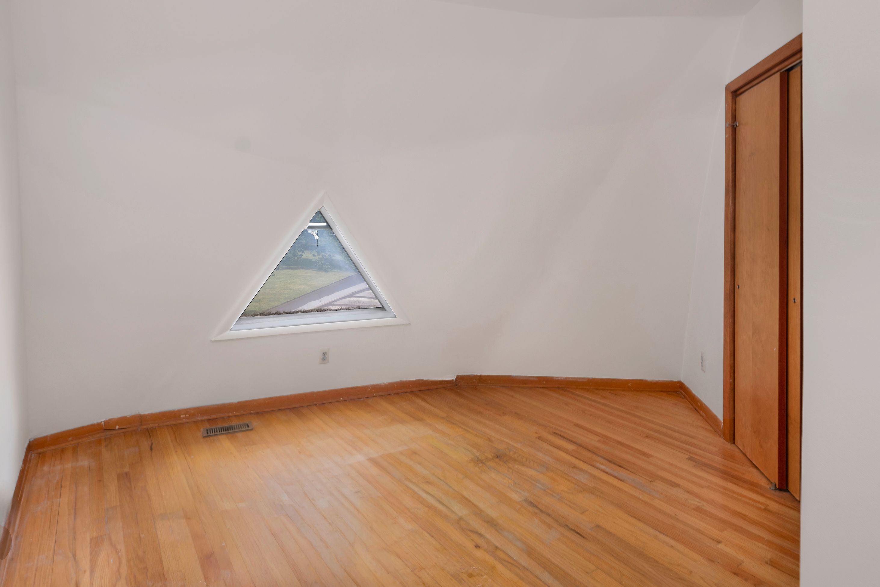  A Rare Geodesic Dome House with Room to Grow - 物件實景